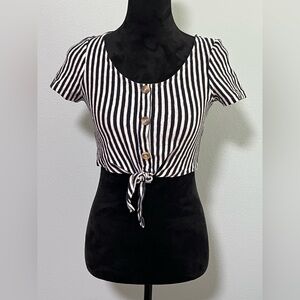 LEFTIES Short Sleeve Tie Front Crop Top - S